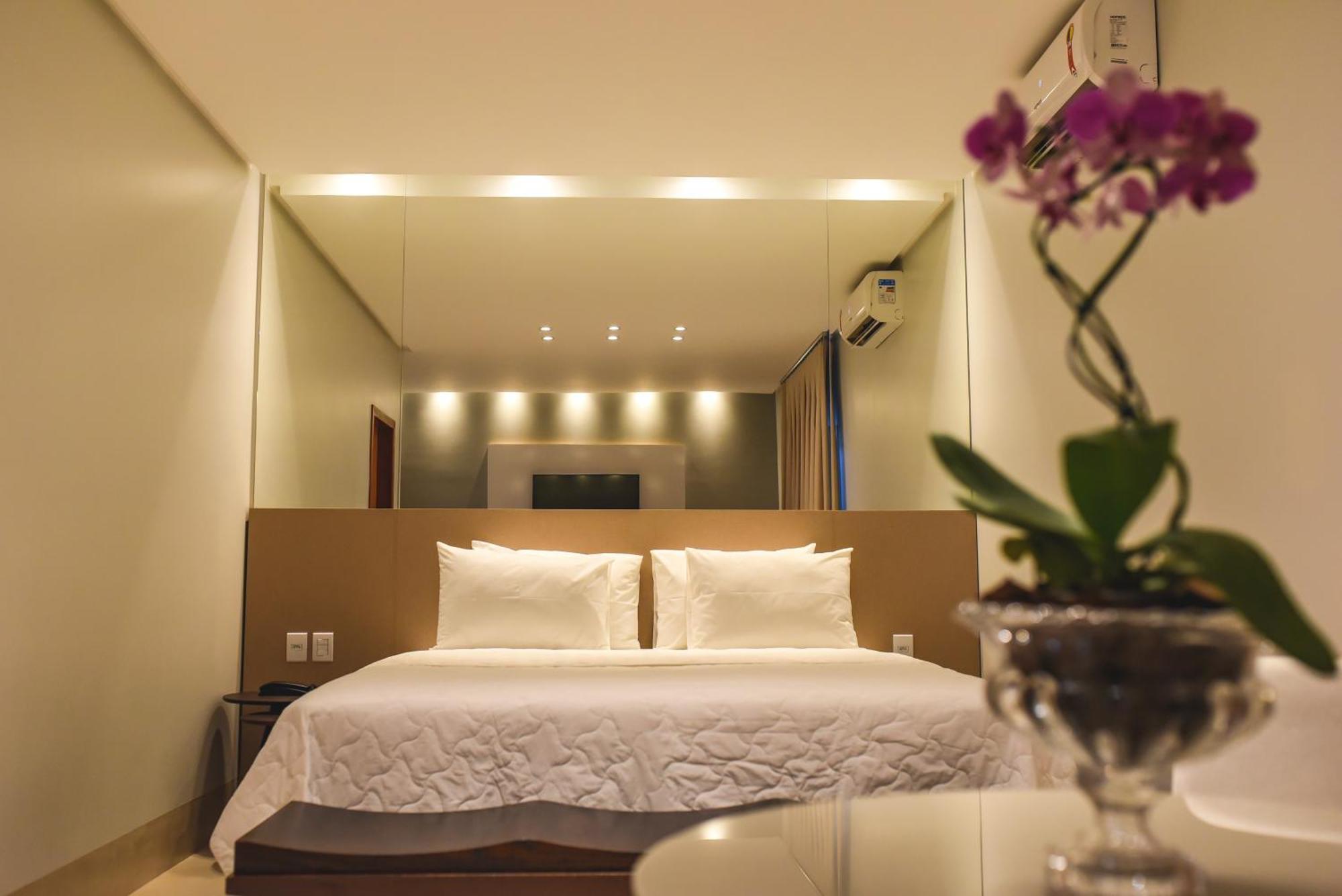 Hotel D'Leon กูรูปี ภายนอก รูปภาพ